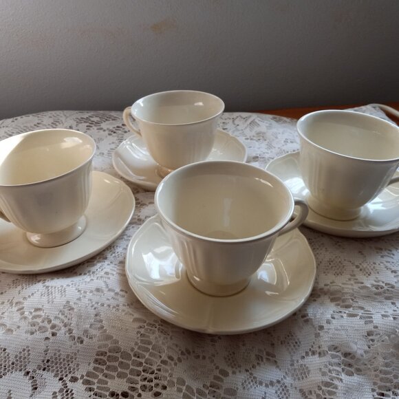 WEDGWOOD 8pc ETRURIA & BARLASTON Queens Shape 4Cups & 4Saucers made in ENGLAND - Picture 2 of 6